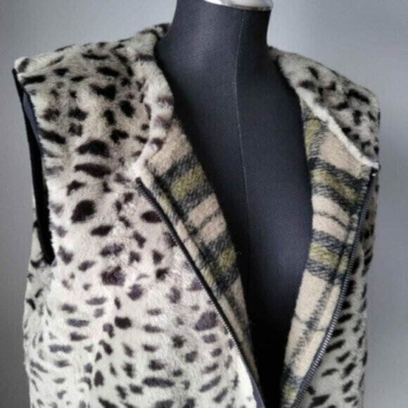 YEST Reversible Leopard / Plaid Vest NWT Sz 12 - Picture 6 of 10